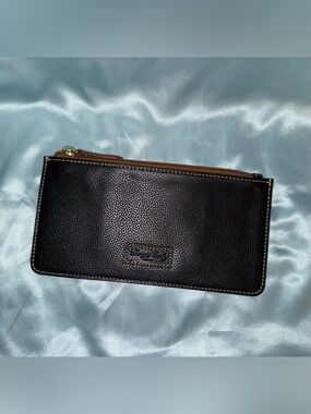 Dooney & Bourke Black Pebble Grain Zip Top Wallet Clutch
